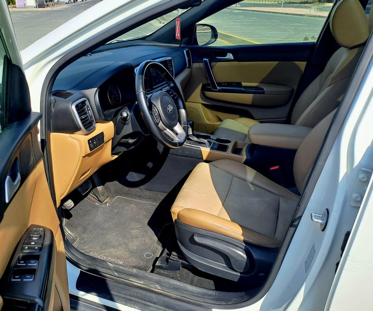 كيا سبورتيج 720-MONTHLY | GCC SPECS | 1.6L | PANORAMIC | FULL OPTION | ACCIDENT FREE