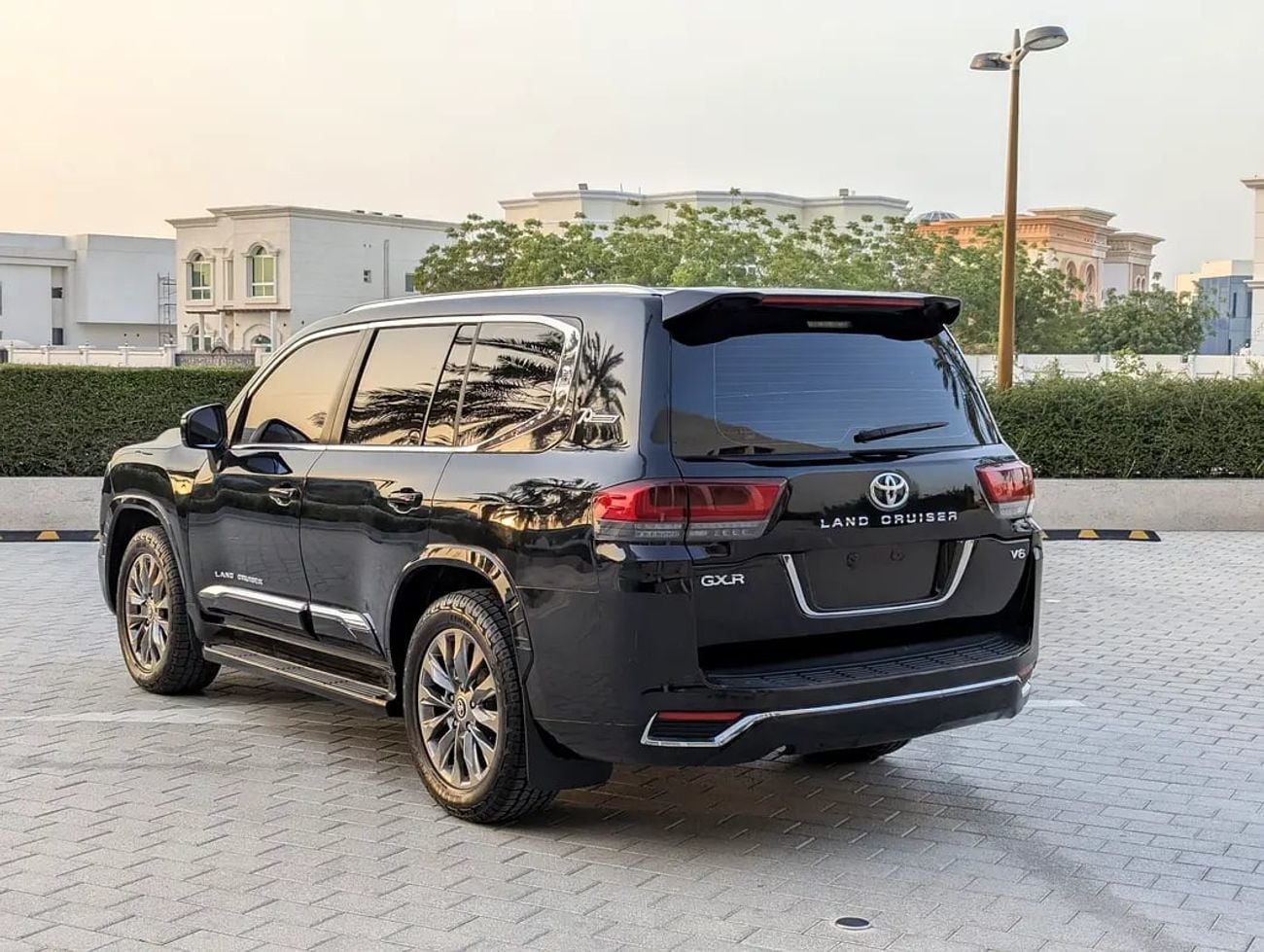 تويوتا لاند كروزر GXR Facelifted | V6 4.0L | GCC Specs | Full Option | Excellent Conditi