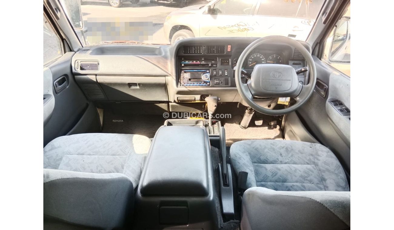 Toyota Hiace TOYOTA HIACE VAN RIGHT HAND DRIVE(PM46557)