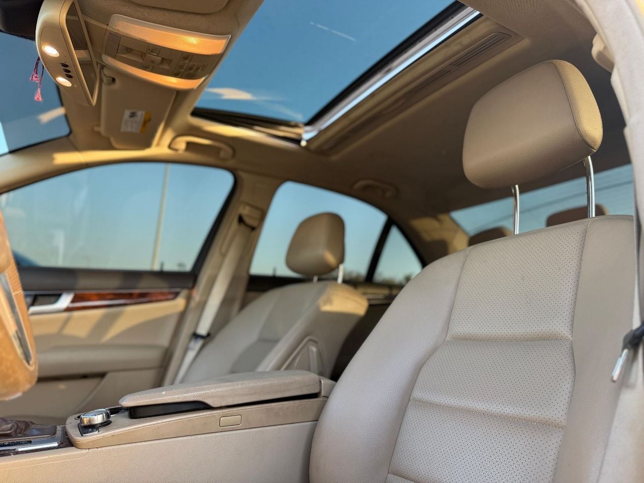 مرسيدس بنز C 300 Std 2.0L (241 HP)