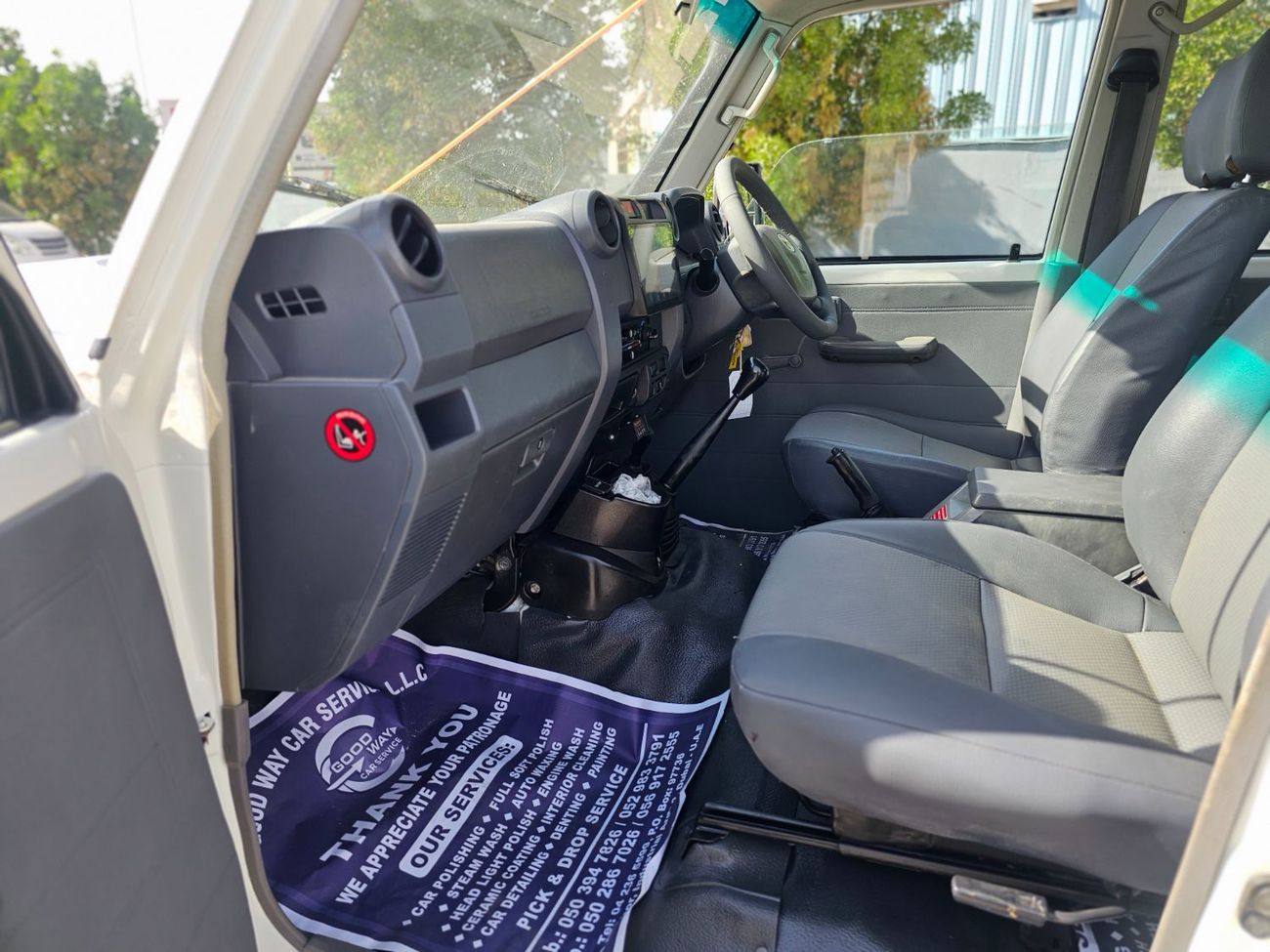 تويوتا لاند كروزر بيك آب Double Cabin-RHD-4.5L-Diesel-Manual-4WD-8 Cylinders-5 Seats-4 Doors