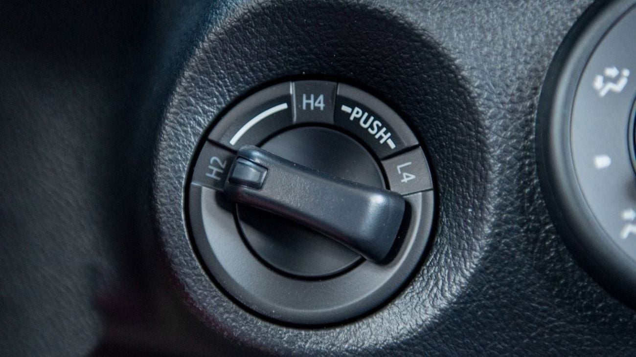Toyota Hilux GL TOYOTA HILUX MID OPTION 2.4L DIESEL 2025 FOR EXPORT ONLY