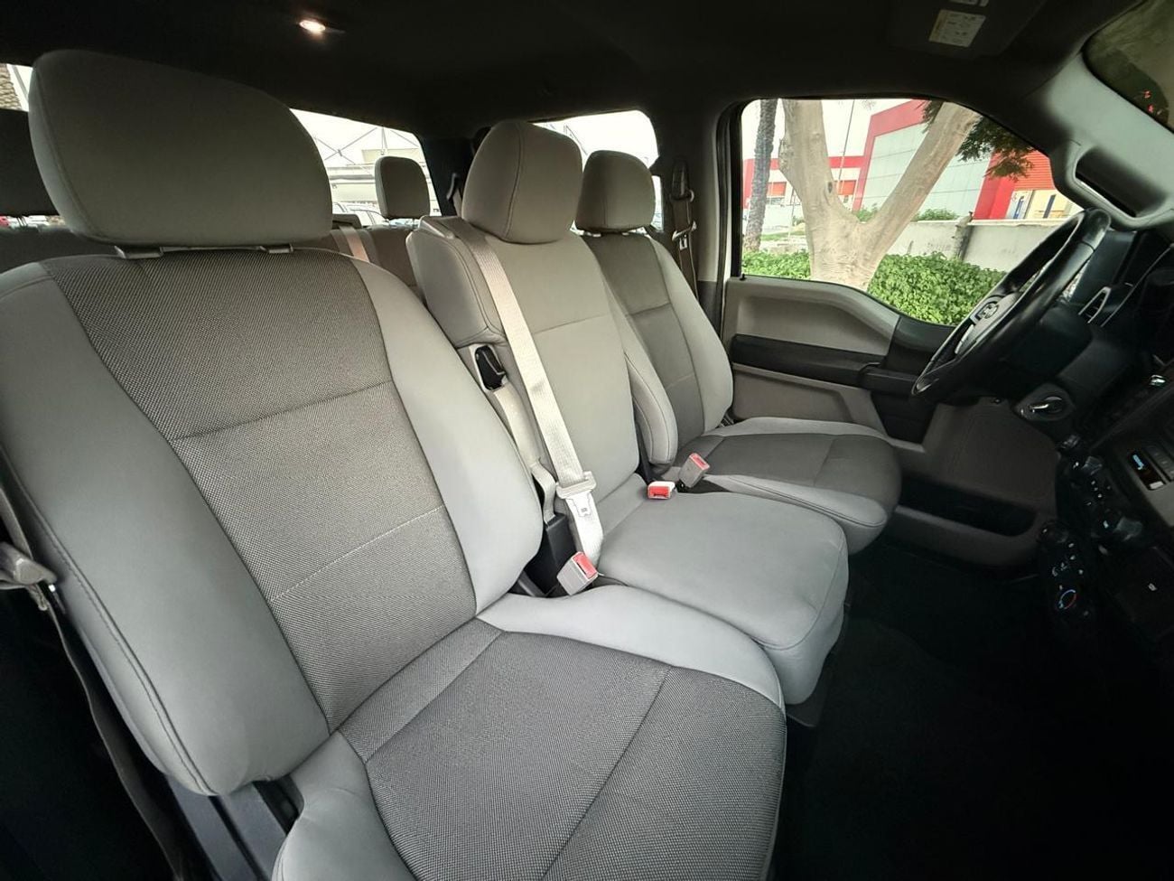 Ford F-150 XL FX4 Platinum 5.0L FX4  5.0L FORD F150 2019 GCC V8 FX4 IN GOOD CONDITION