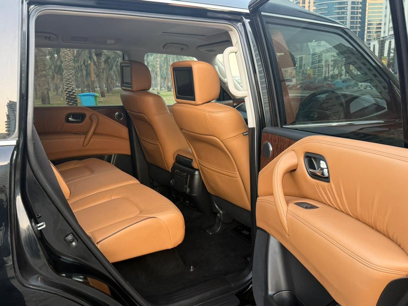 نيسان باترول سوبر سفاري Y62 Ti-L Right Hand Drive