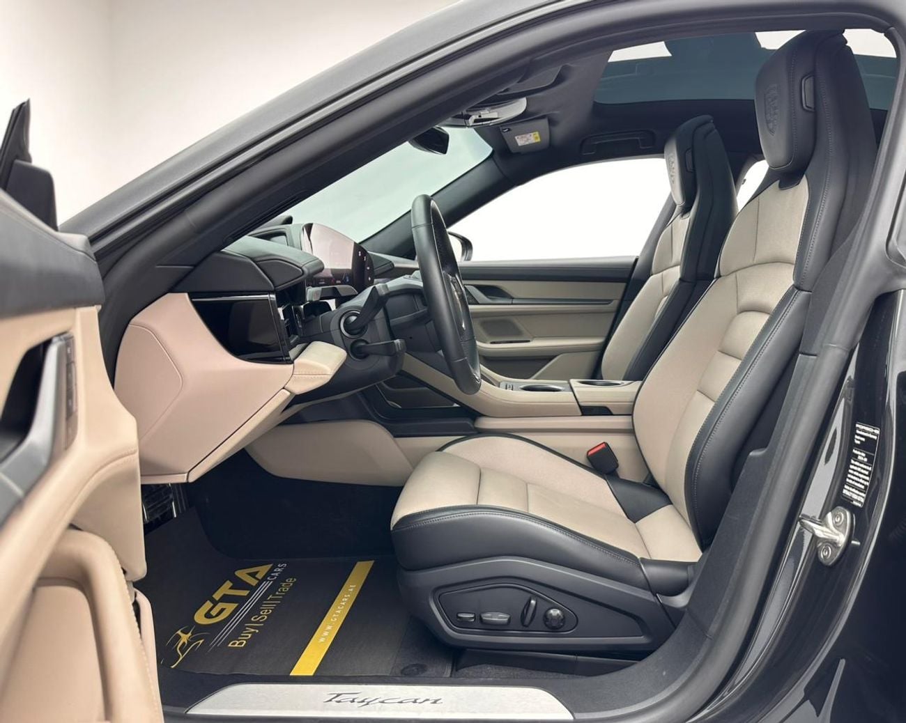 بورش تايكان 2025 Porsche Taycan, Jan/2027 Porsche Warranty, Excellent Condition, GCC