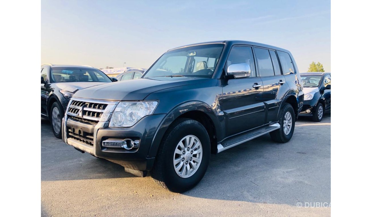 ميتسوبيشي باجيرو 3.5L PETROL, LEATHER SEATS