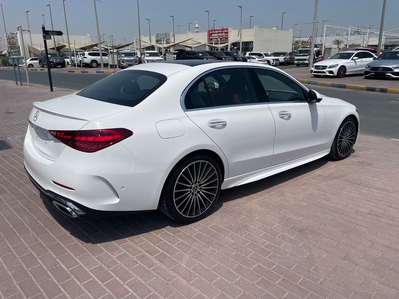 مرسيدس بنز C 200 PREMIUM