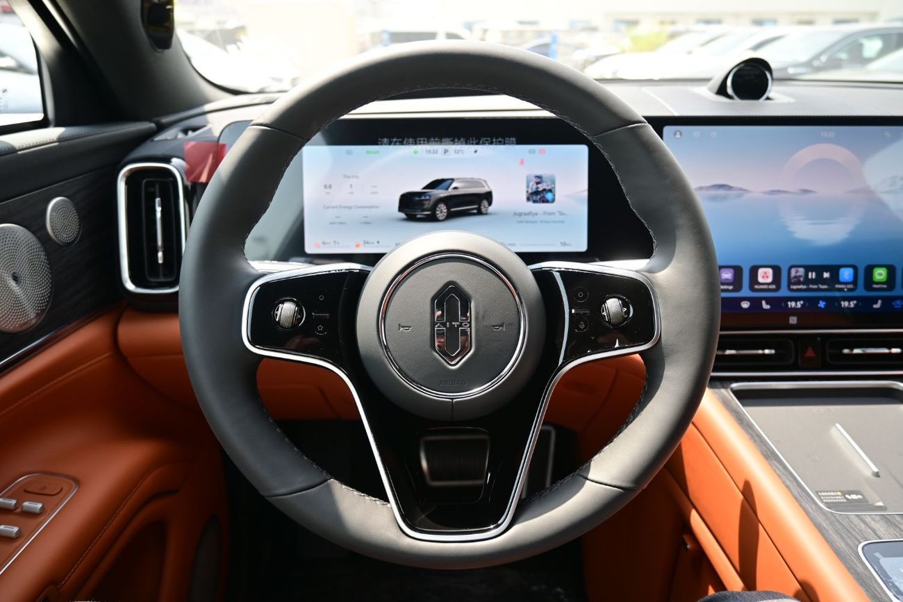 آيتو 9 AITO M9 1.5L Turbo, REEV, AWD 6 Seater, Model 2025