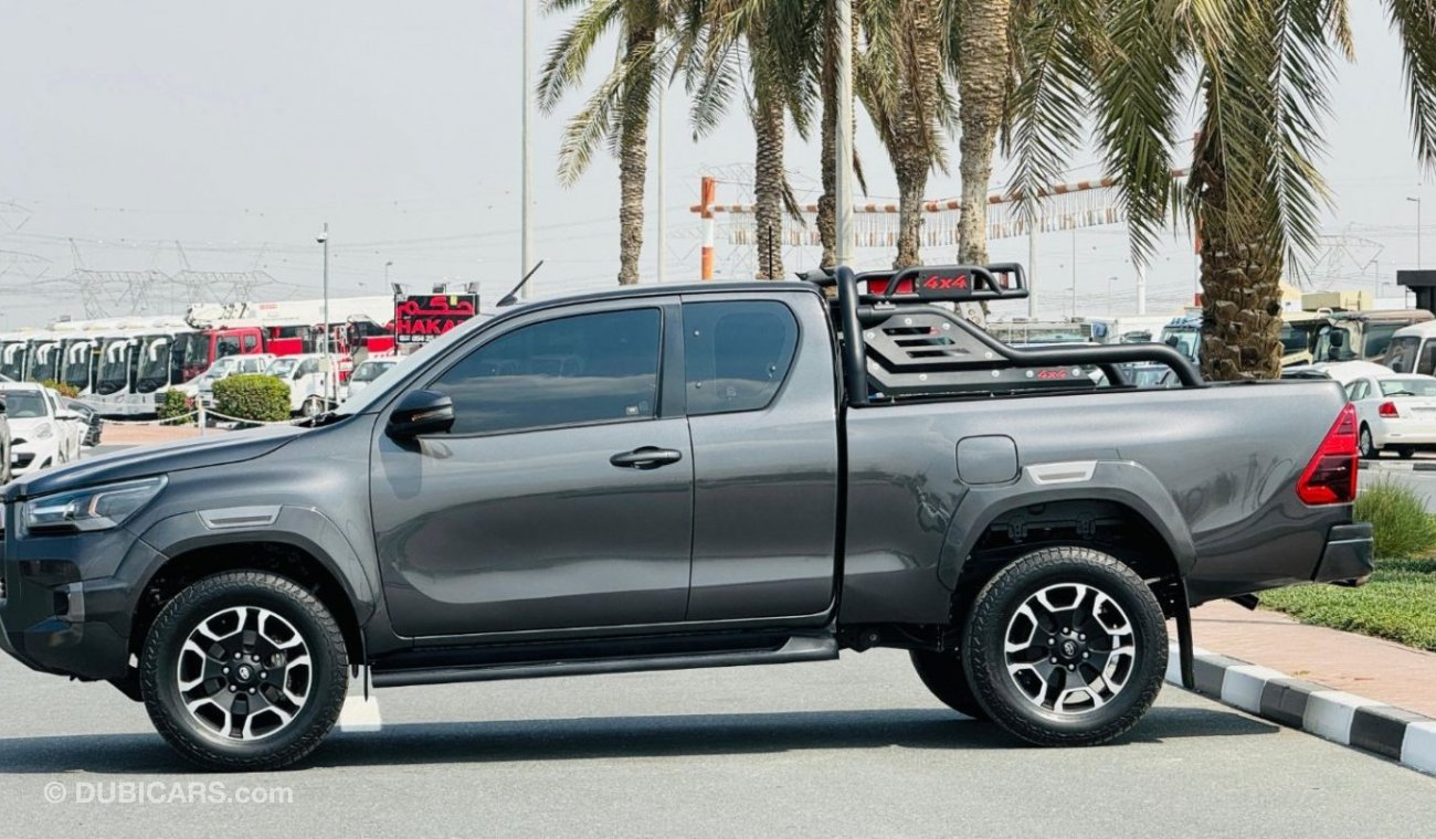 Toyota Hilux SMART CAB | SPORTS BAR WITH BASKET | MANUAL 2.8L DIESEL 2021 | RHD | [JAFTIM2539]