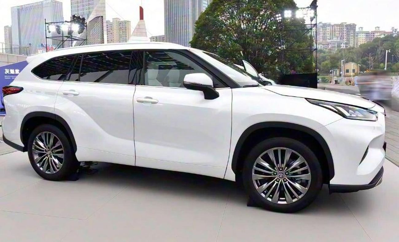 تويوتا هايلاندر Toyota Highlander/ 2025 / GCC / 0km / white