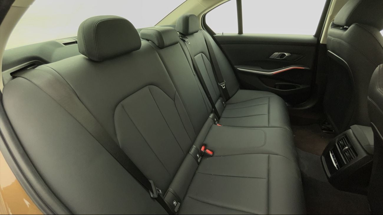 BMW 320i EXCLUSIVE 2 | Zero Down Payment | Home Test Drive