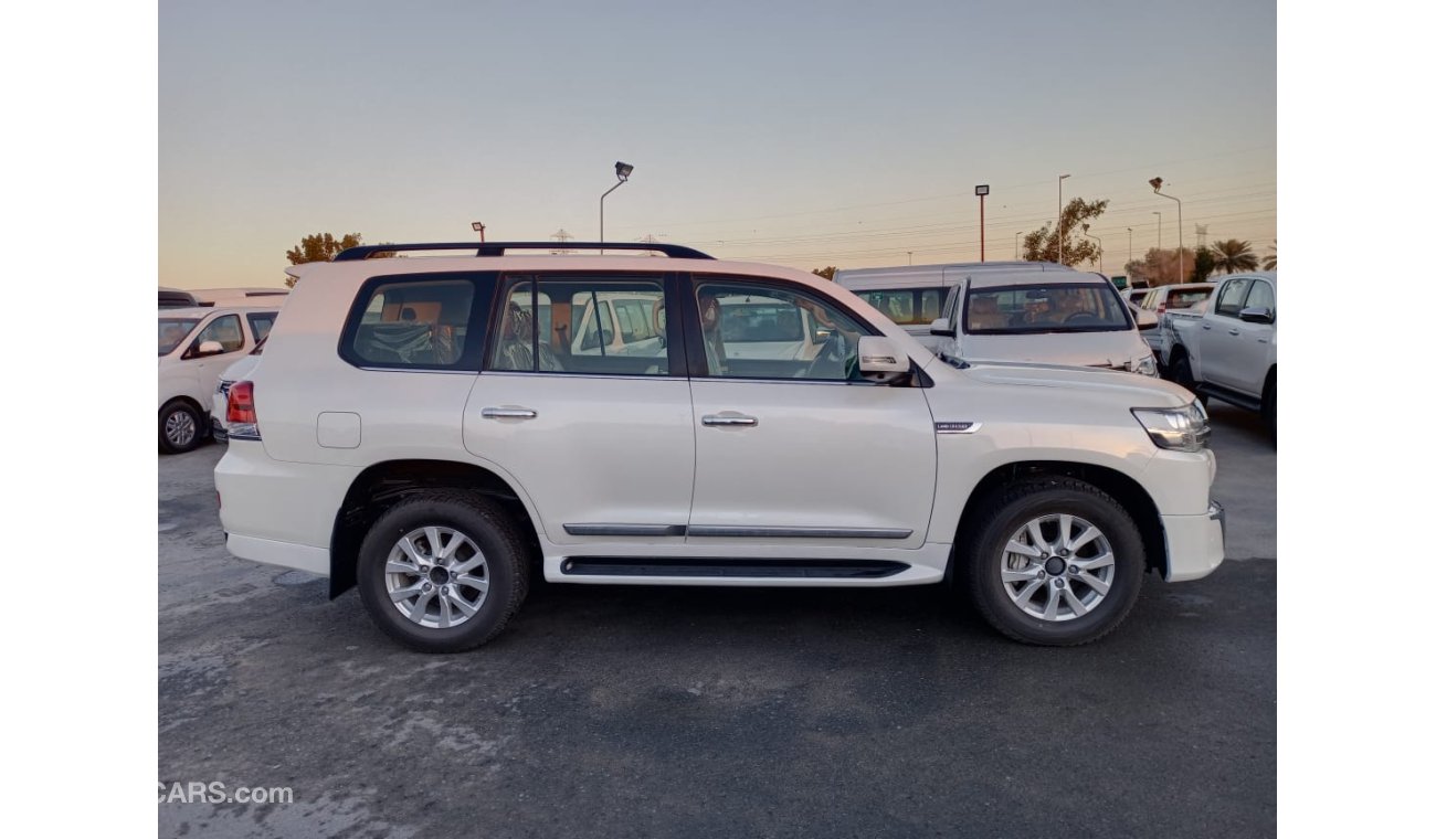 Toyota Land Cruiser VXR 4.5L Turbo Diesel full option 2020 model