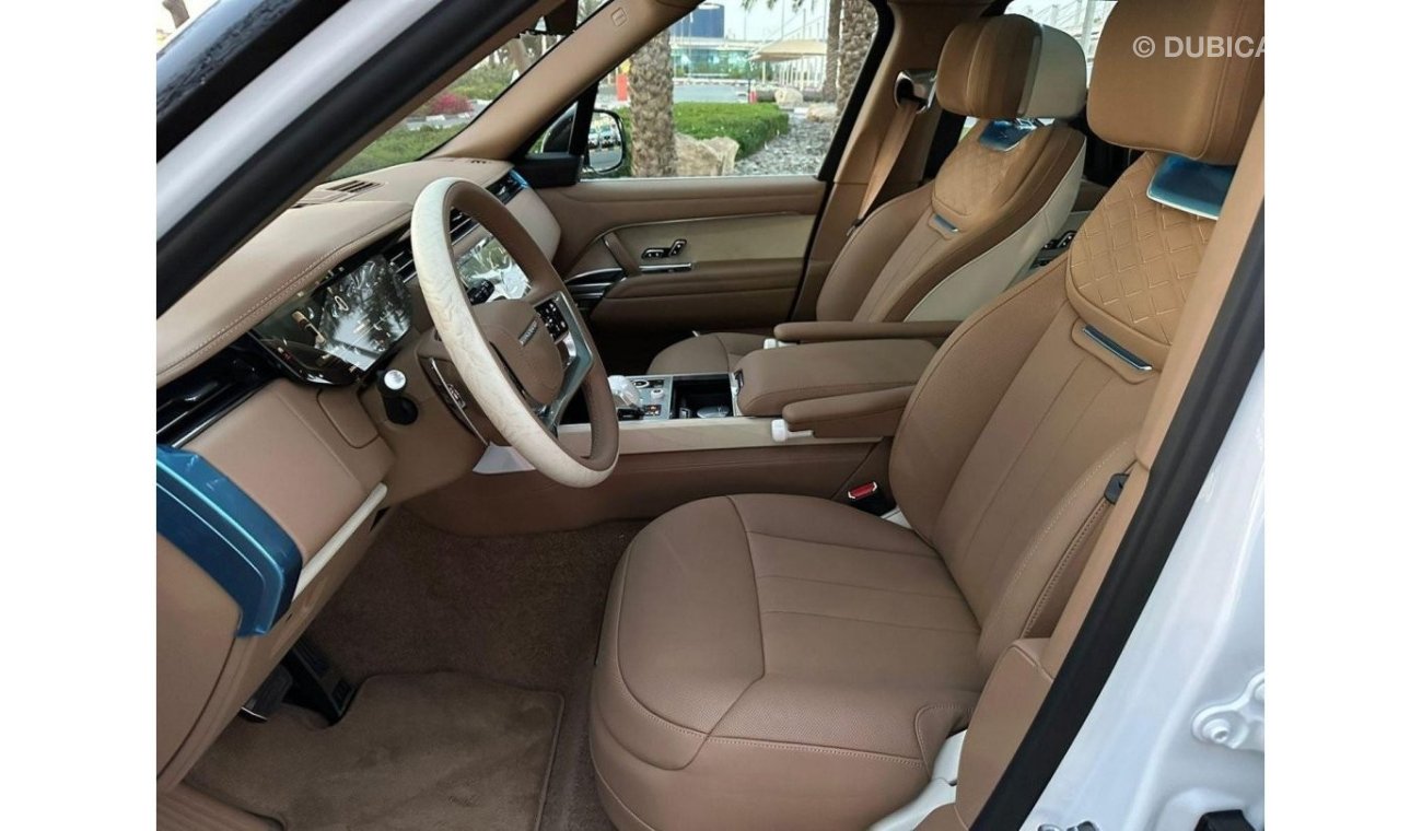 Land Rover Range Rover BRAND NEW GCC SPEC UNDER WARRANTY AND SERVICE