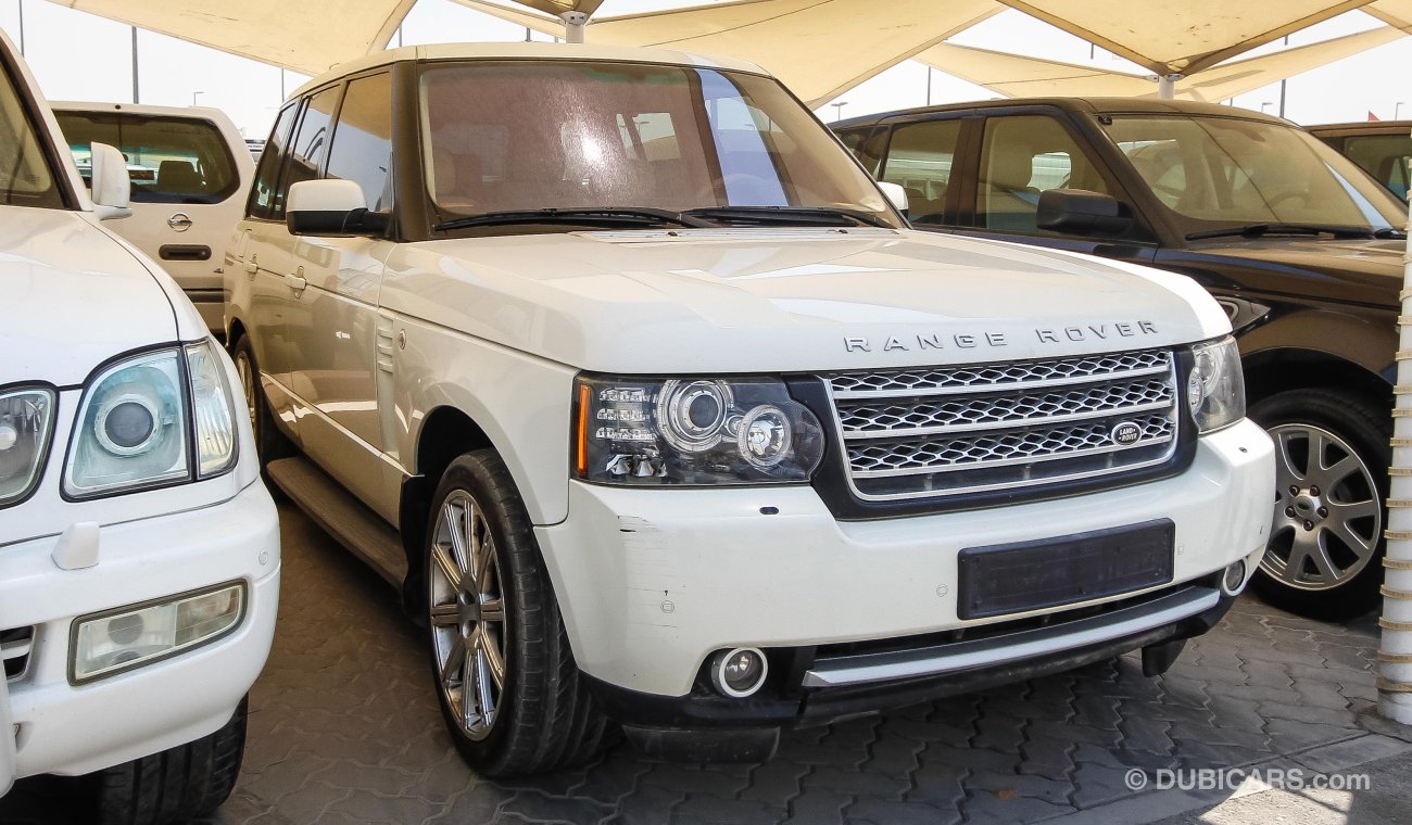 Land Rover Range Rover Vogue HSE with Supercharged badge