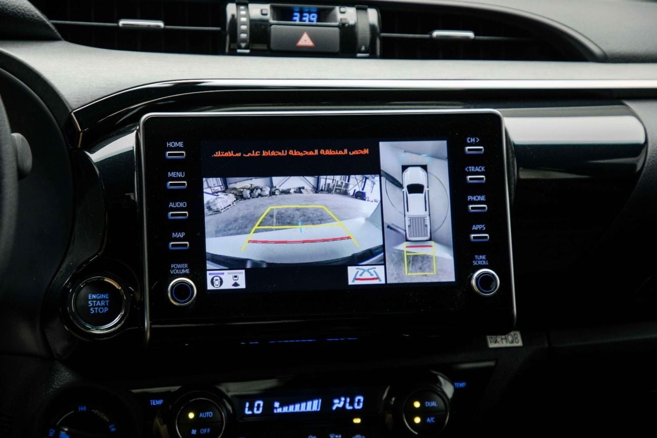 تويوتا هيلوكس Adventure 4.0L - Platinum White Inside MLM Black | Export Only