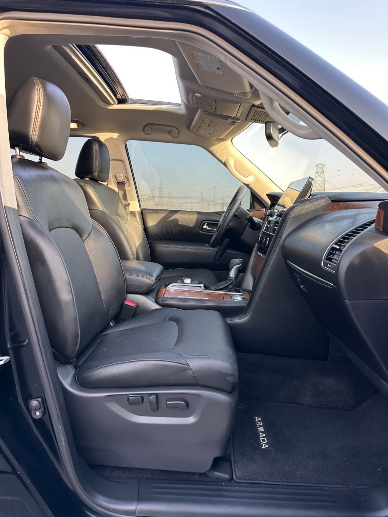 نيسان أرمادا SL 360 camera,Sunroof Full option