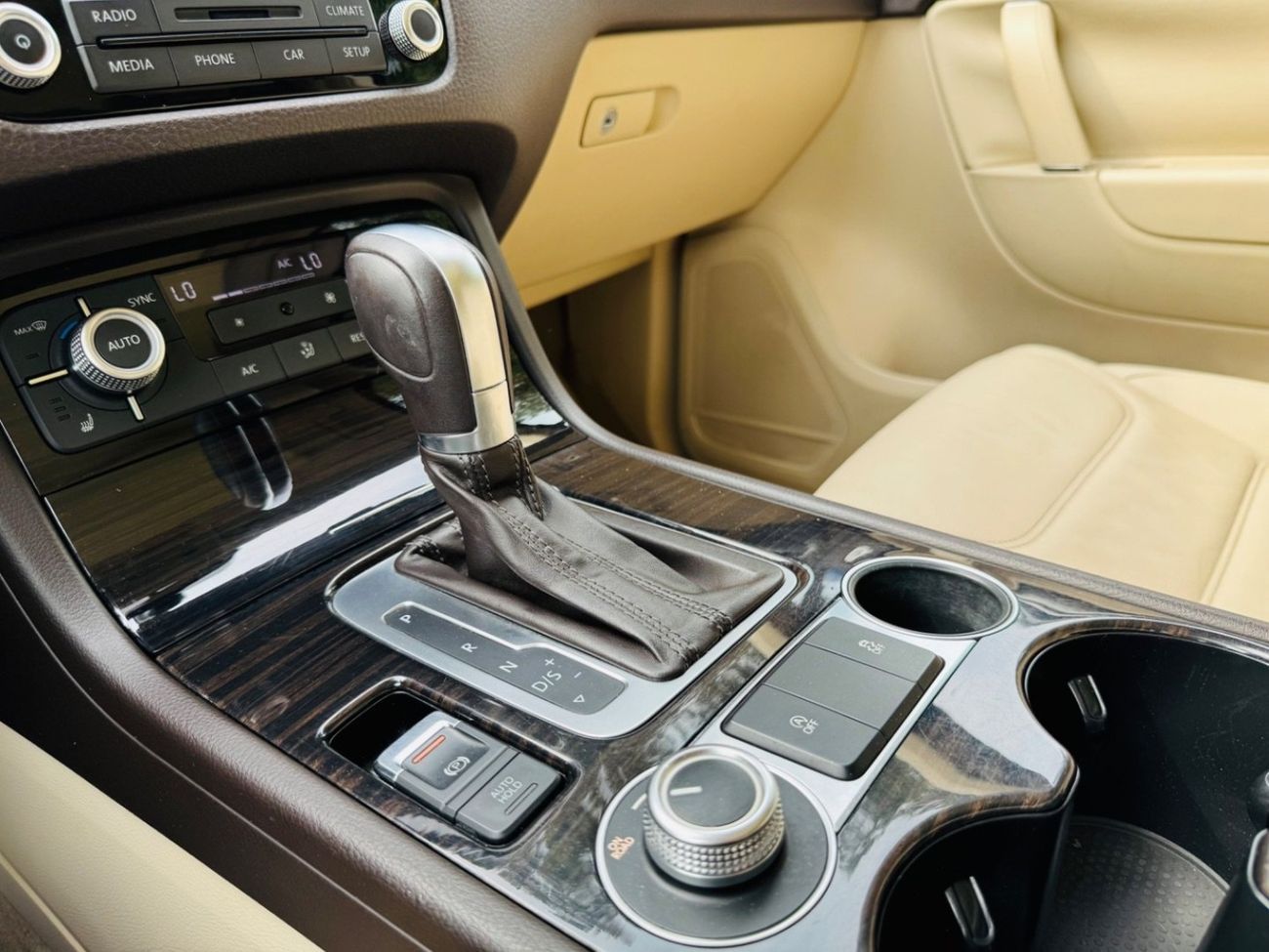 Volkswagen Touareg SEL 3.6L