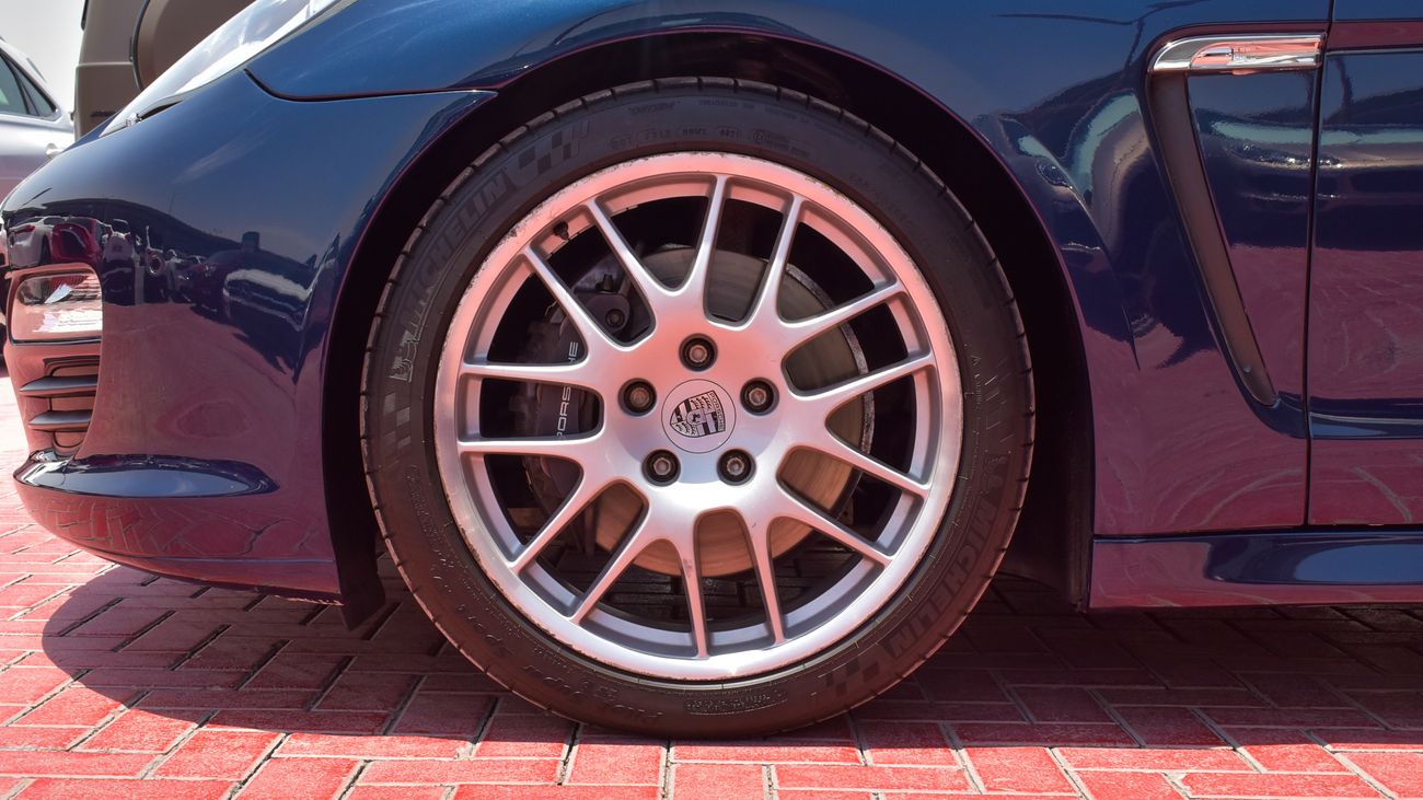 Used Porsche Panamera S 2011 for sale in Abu Dhabi 611493