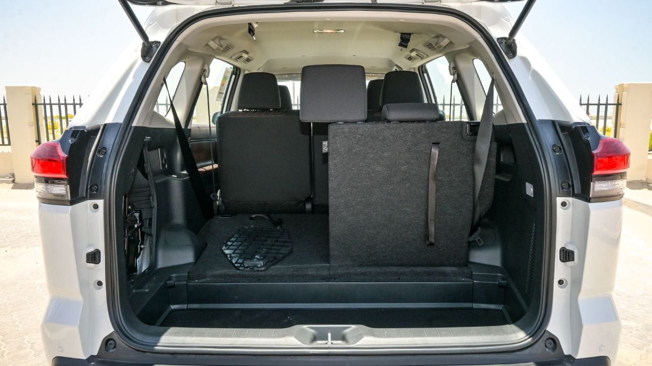 تويوتا إينوفا 2.0L, Petrol, 2024