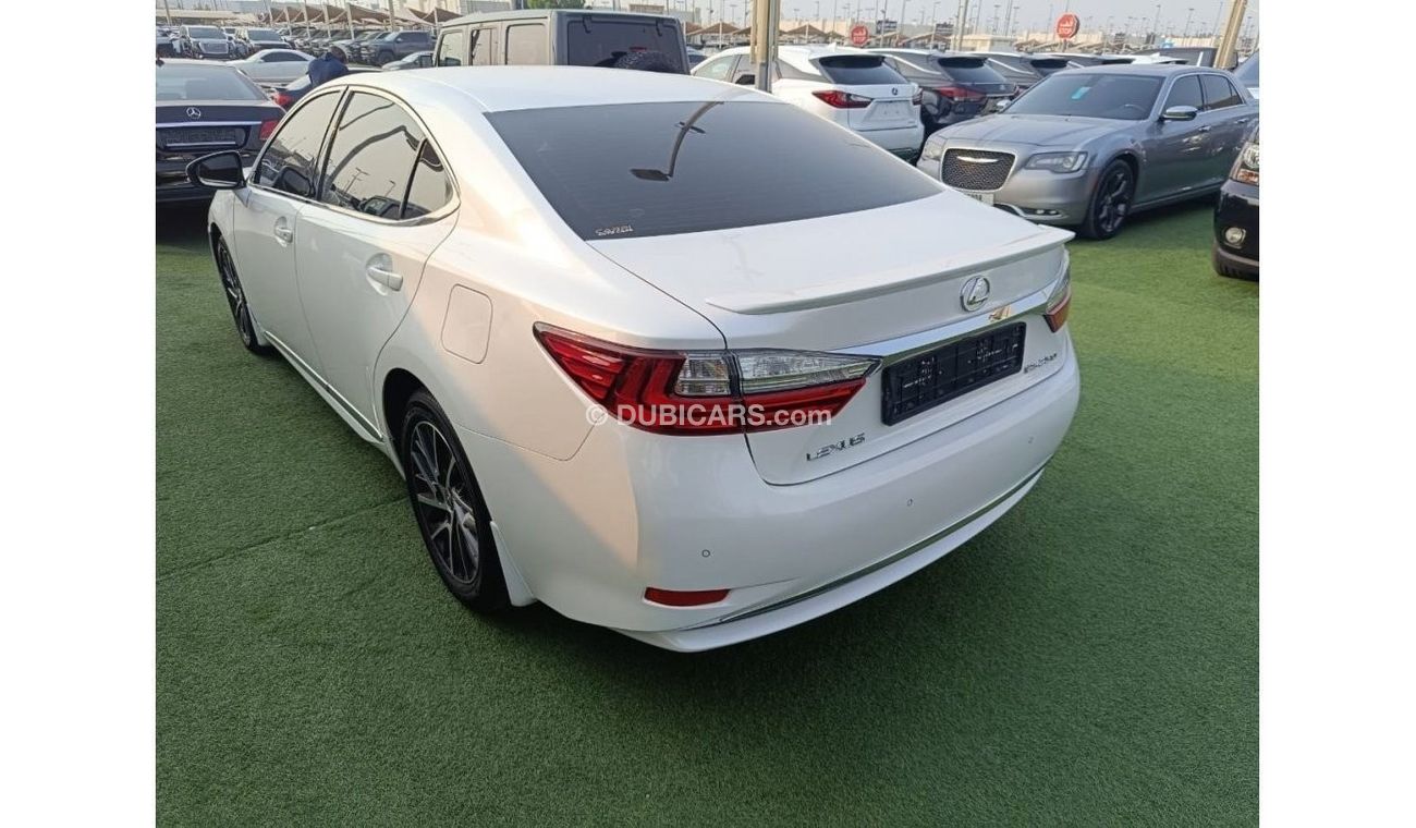 Lexus ES 300 The car is very good, in perfect condition, looks clean from the inside and outside without any acci