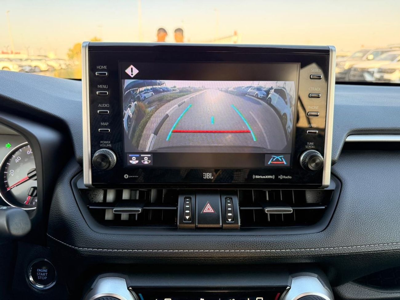 Toyota RAV4 XLE premium 2.5 L Full option