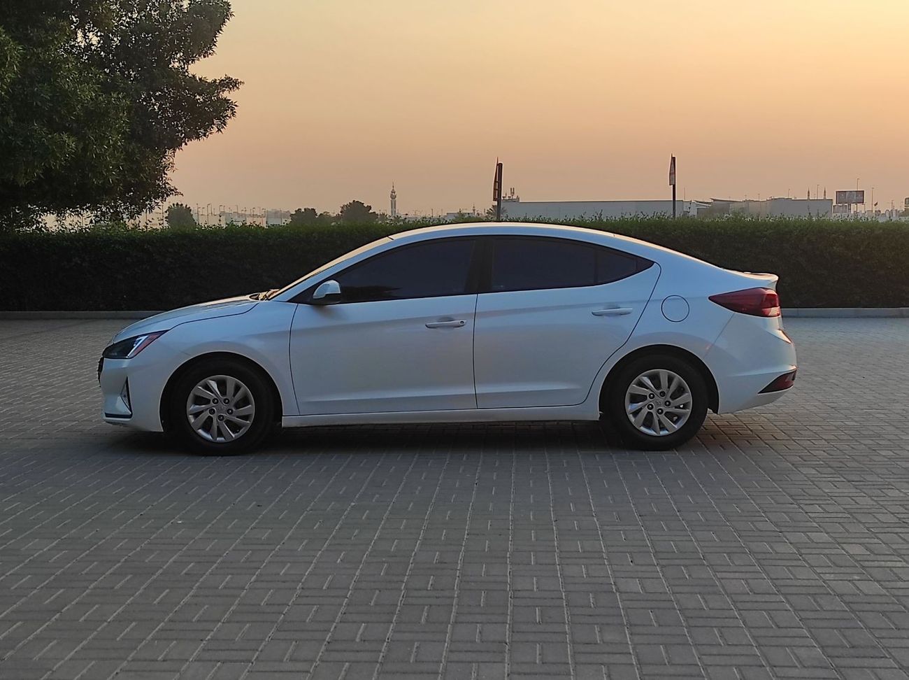 هيونداي إلانترا Comfort 2.0L Hyundai Elantra 2020 2.0 usa full automatic