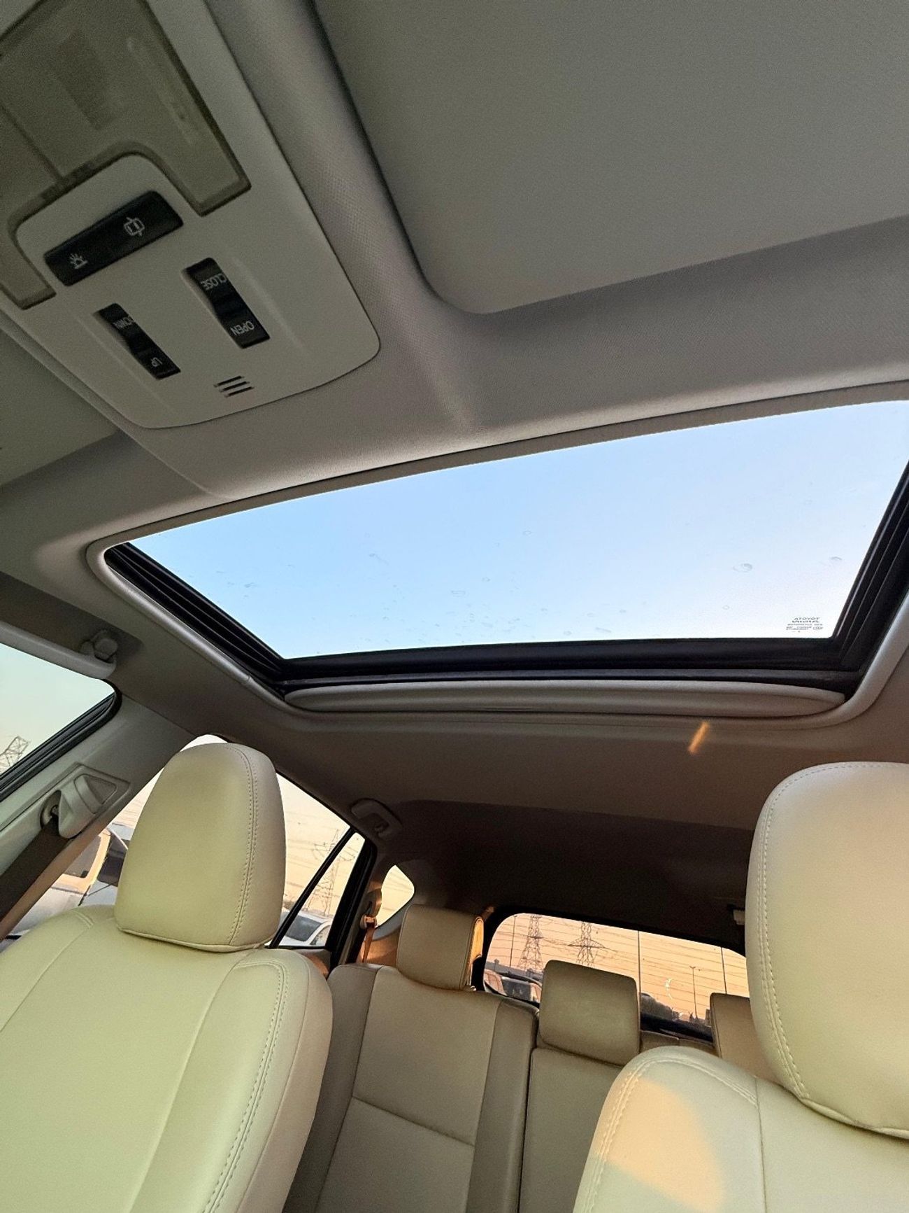 Toyota RAV4 Full option Sunroof, leather seats