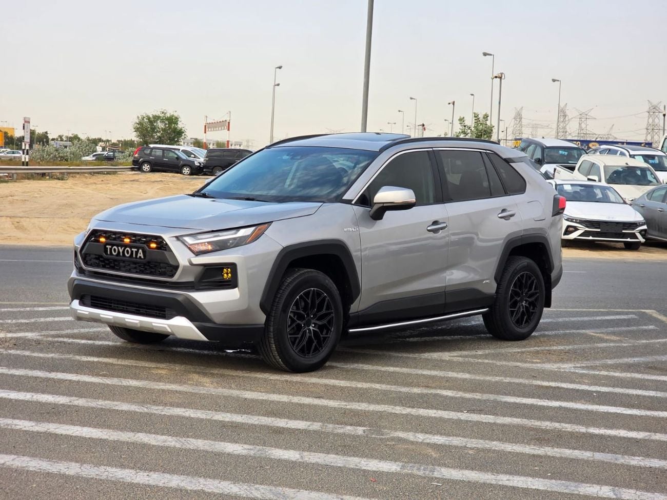 تويوتا راف ٤ 2.5L XLE Hybrid