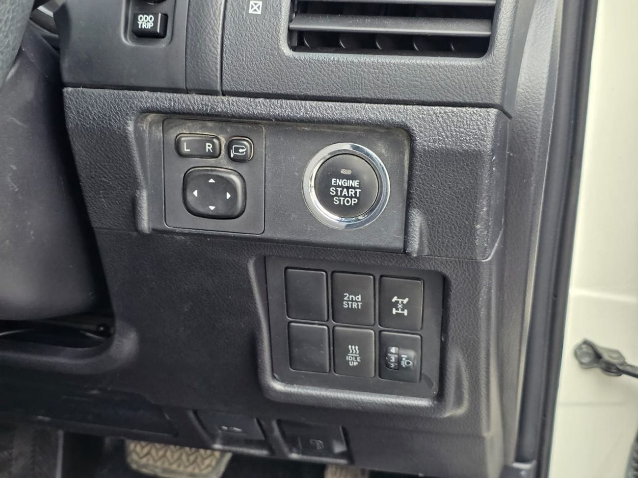 Toyota Prado 2022 shape ,diesel 3.0 liter right hand drive auto transmission