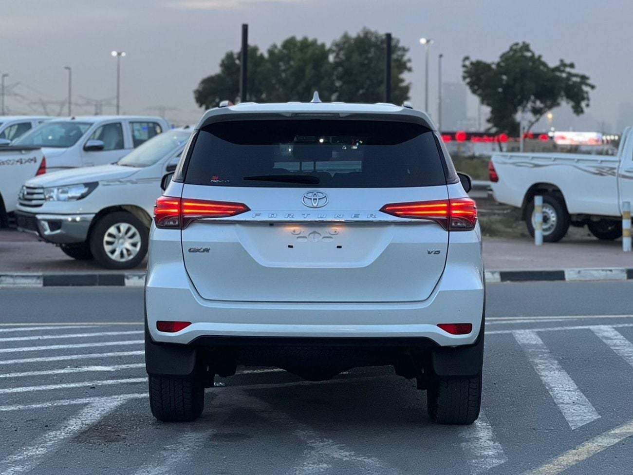 Toyota Fortuner 2023 Toyota Fortuner GX.R Full Option - V6 4.0L GCC - Rear Camera & Sensor - Leather Seat - 2 Key