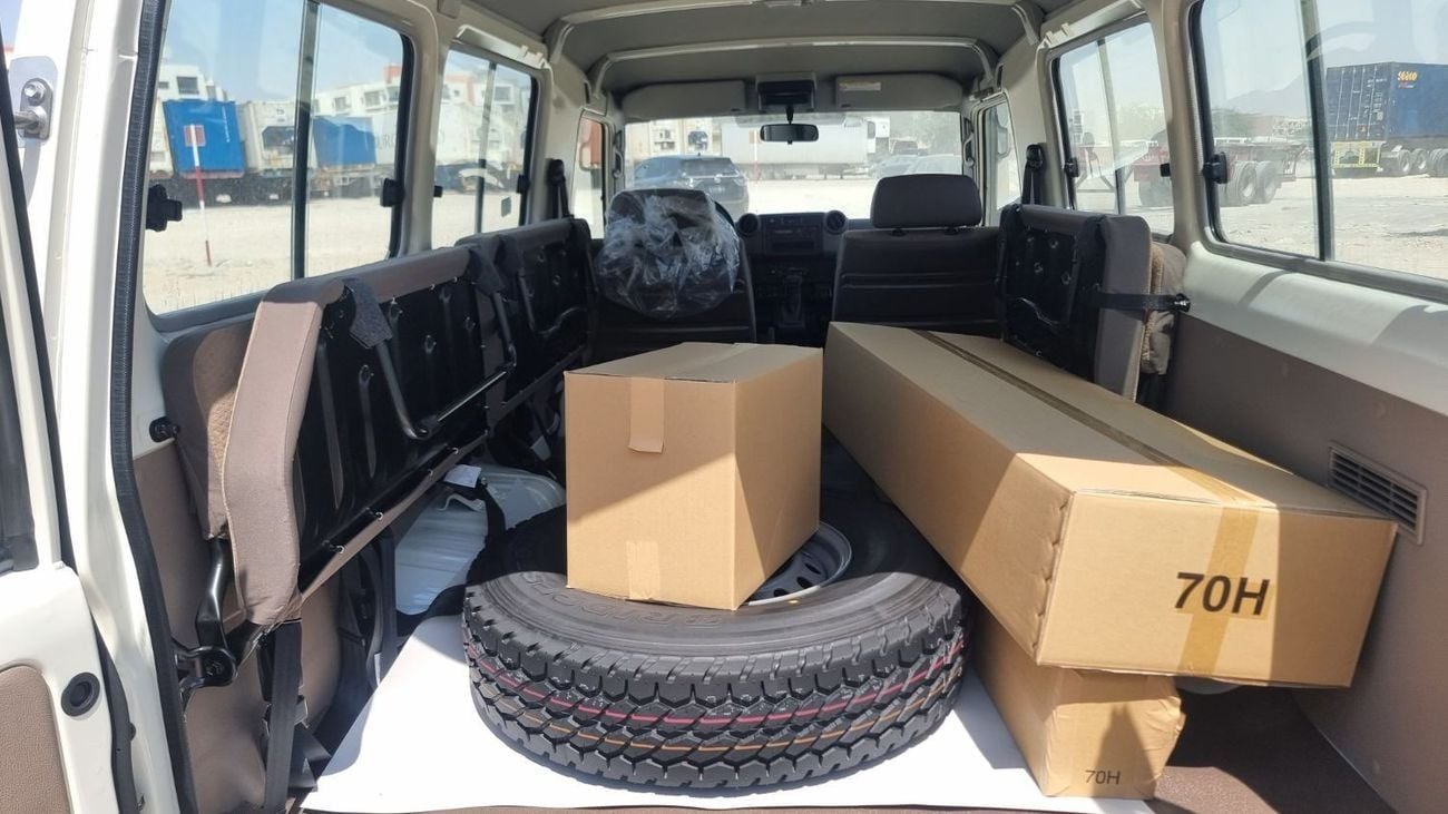 Toyota Land Cruiser 70 LC 78 HARDTOP 4.0L MT 78 V6 4.0L Petrol AT 2025YM