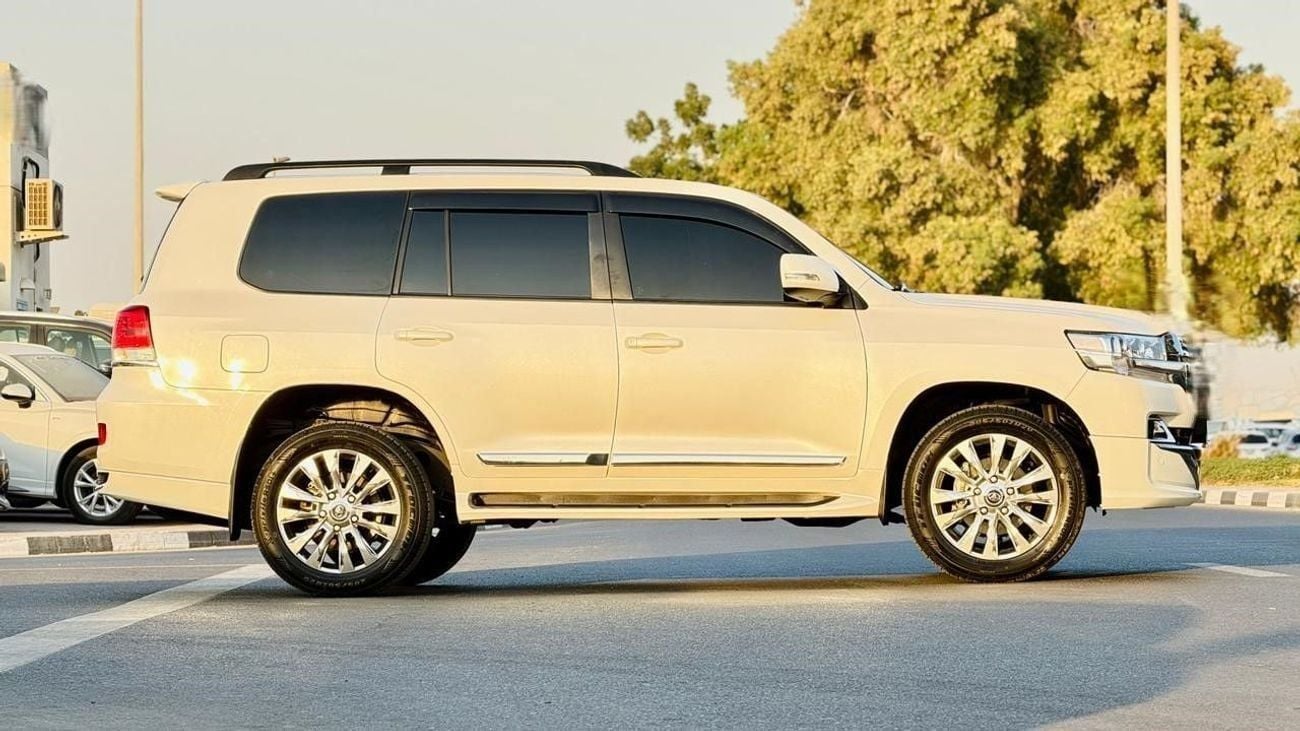 Toyota Land Cruiser PUSH START | V8 DIESEL ENGINE | SUNROOF | AUTOMATIC | PARKING SENSORS