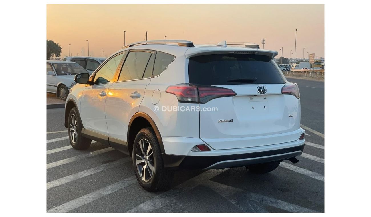 تويوتا راف ٤ 2018 Toyota Rav4 XLE With Sunroof  / EXPORT ONLY / فقط للتصدير