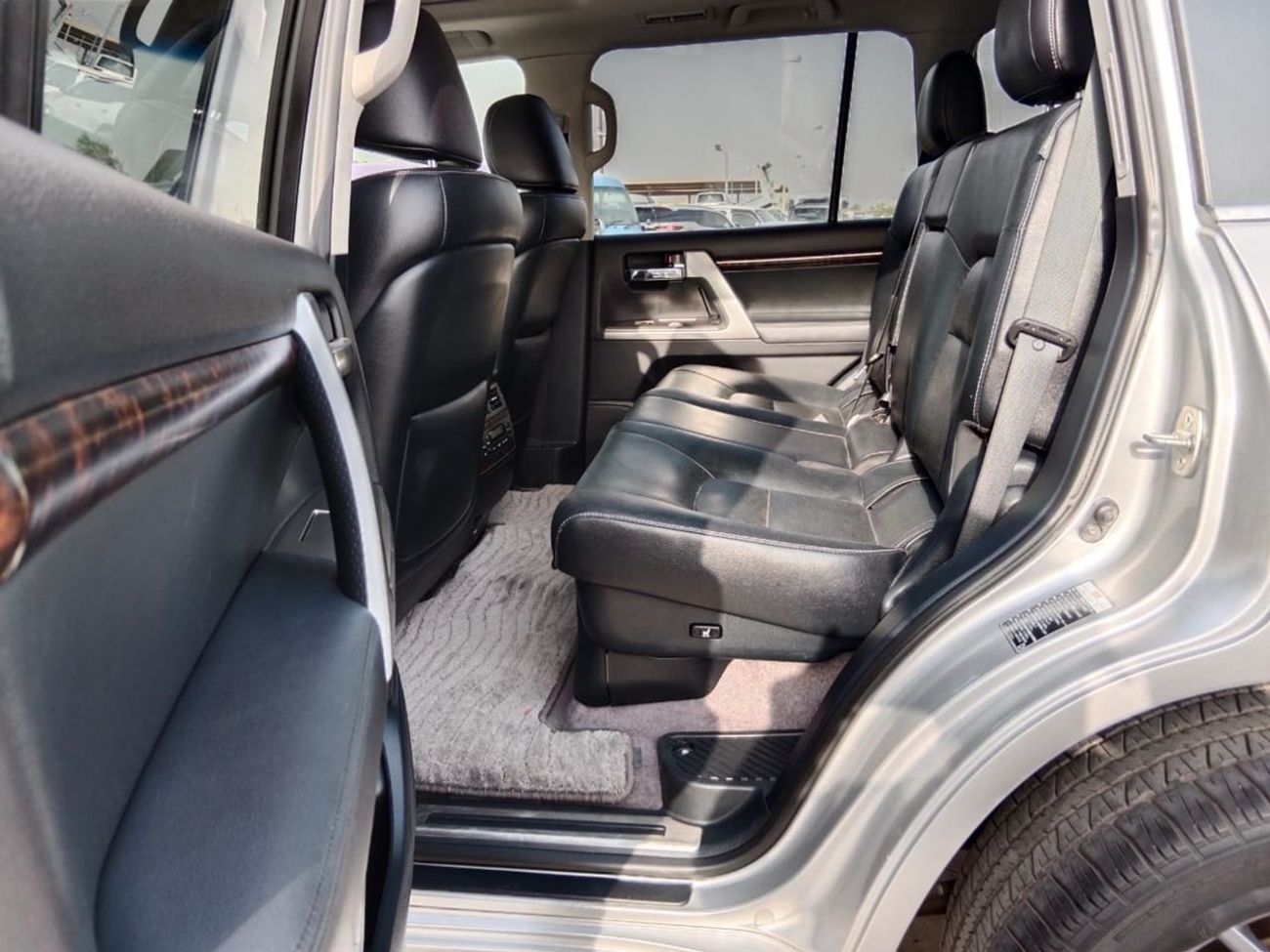 تويوتا لاند كروزر TOYOTA LAND CRUISER RIGHT HAND DRIVE (PM1450)