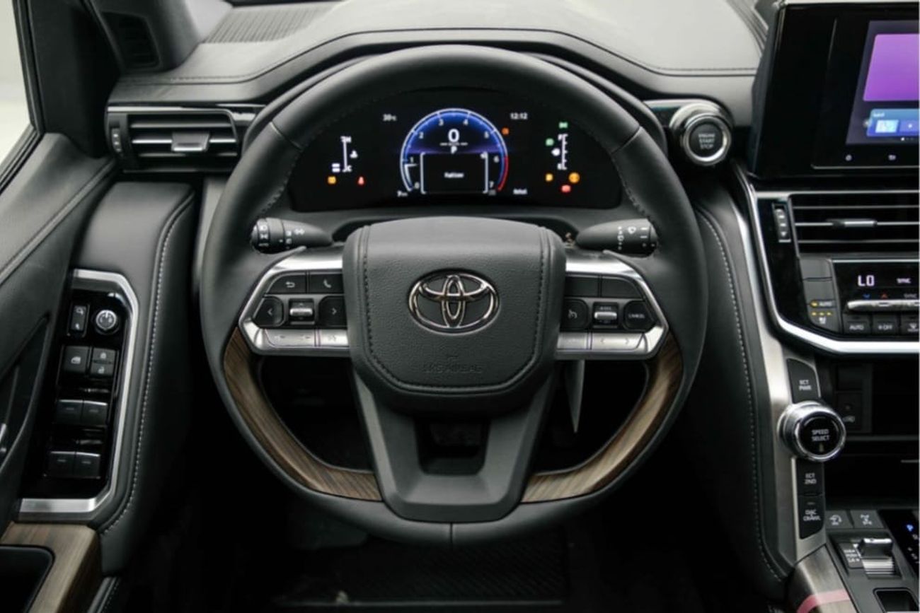 تويوتا لاند كروزر Toyota Land Cruiser GXR is a 7-seater, 4WD SUV with a 4.0L