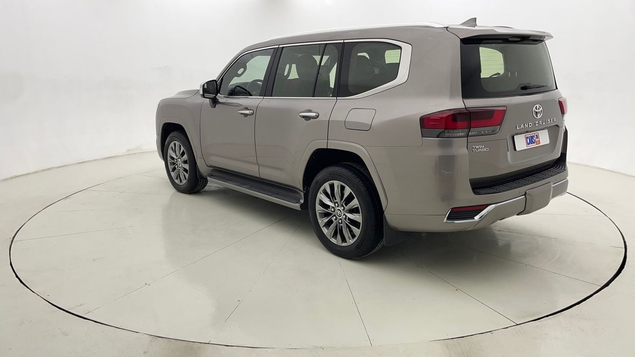 تويوتا لاند كروزر VXR 3.5 | بدون دفعة مقدمة | اختبار القيادة في المنزل