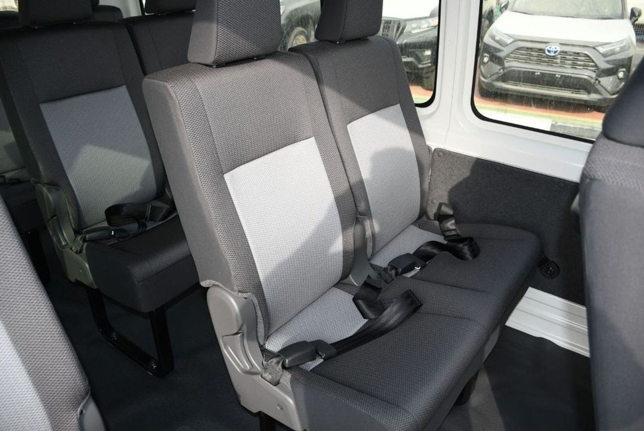 تويوتا هاياس HiAce 3.5L Manaul Petrol