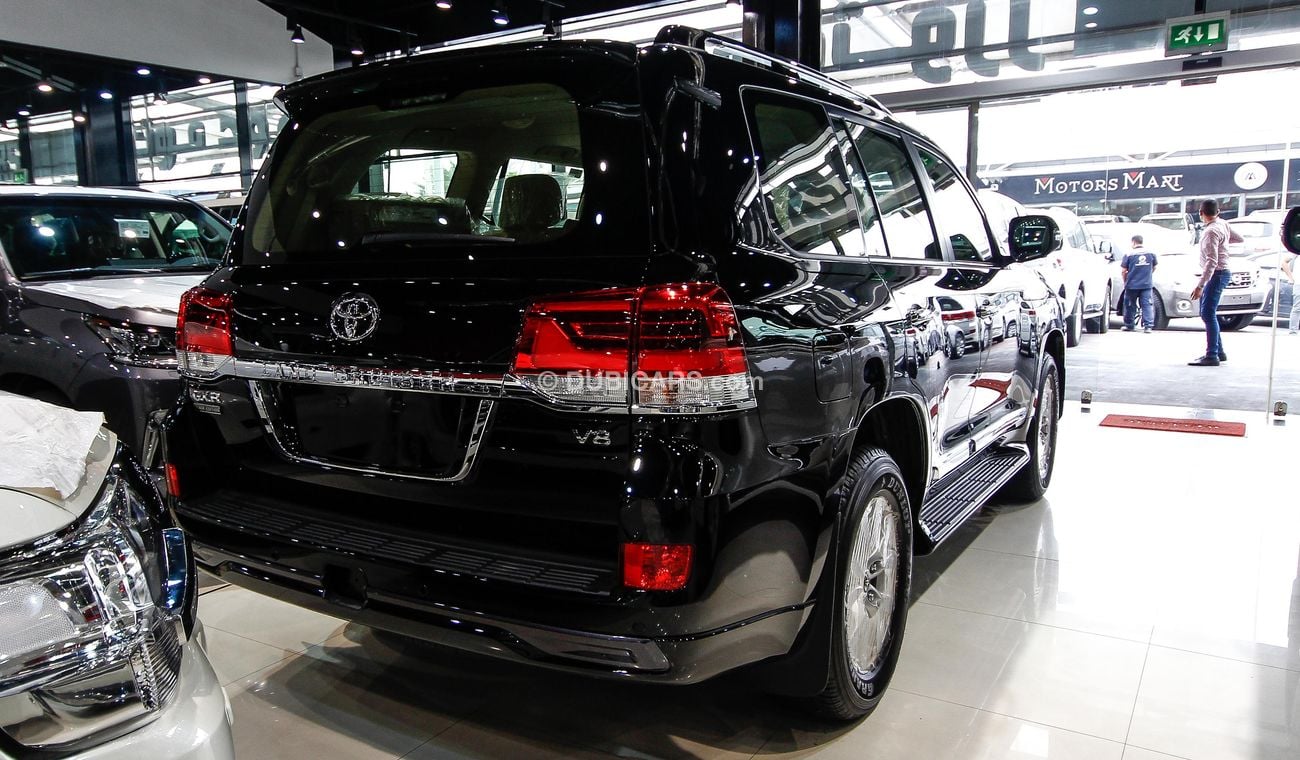 Toyota Land Cruiser GXR Black Edition