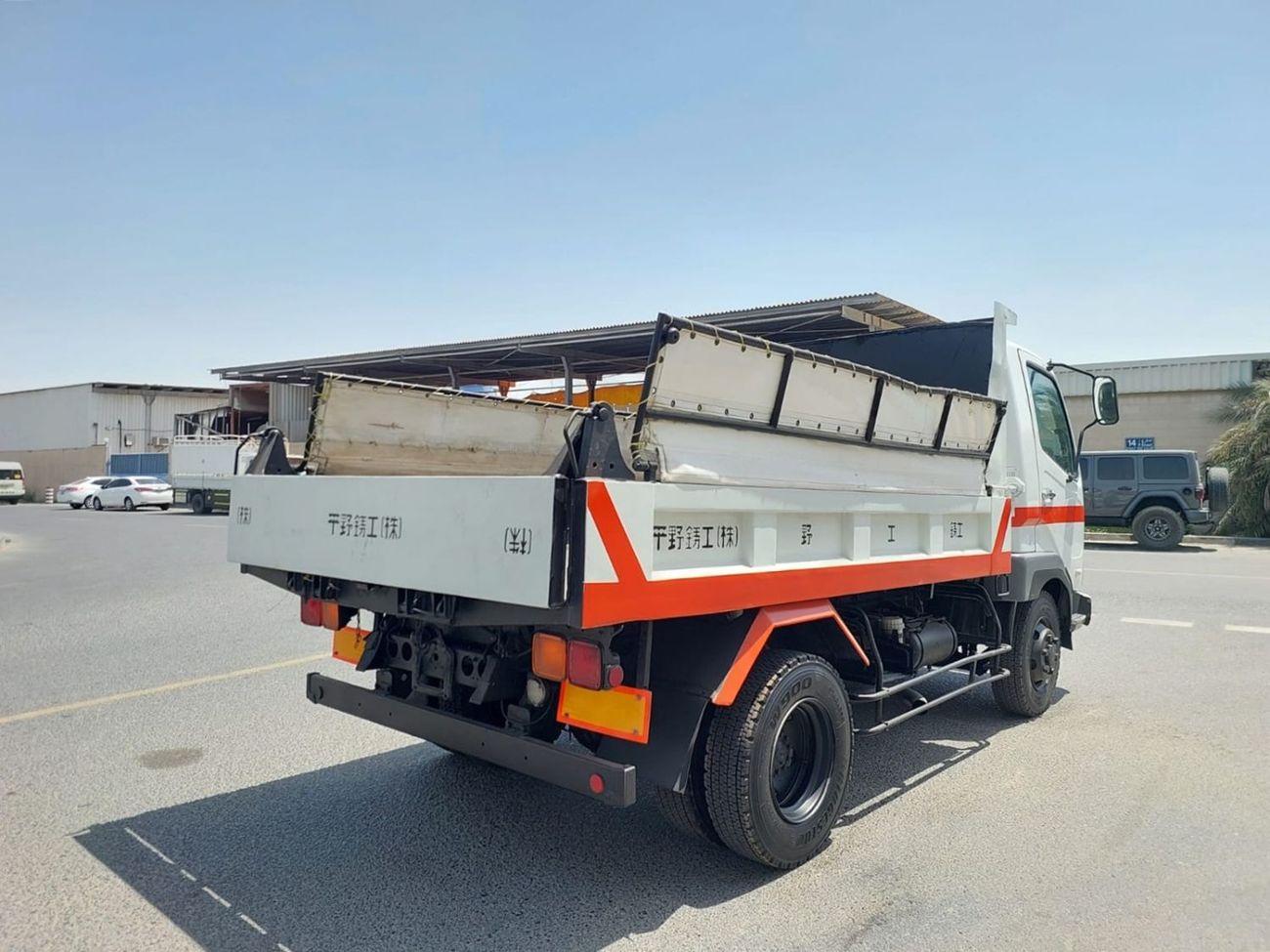 ميتسوبيشي فايتر MITSUBISHI FIGHTER DUMPER TRUCK RHD 2003 MODEL 8.2 L DIESEL MANUAL(PM60964)