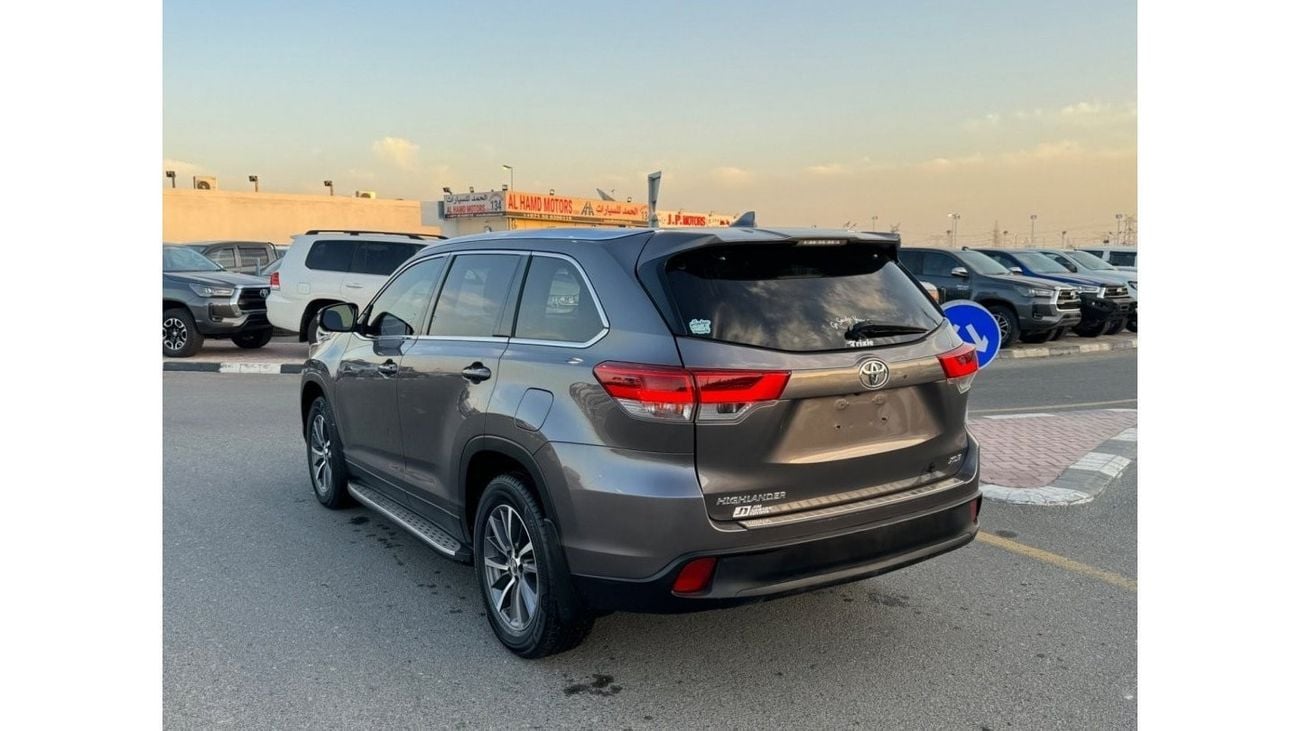 Toyota Highlander 2019 XLE LIMITED SUNROOF AWD 7 SEATS FULL OPTION