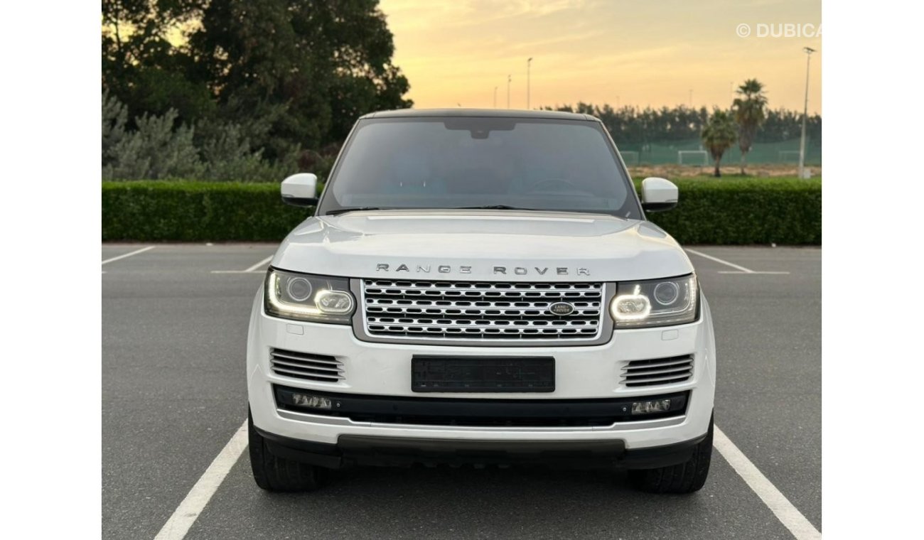 Land Rover Range Rover Vogue HSE VOGUE HSE 2015 V8 GCC ORIGINAL PAINT // ACCIDENTS FREE // WELL MAINTAINED