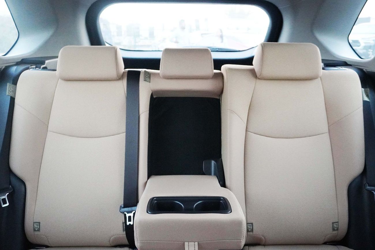 تويوتا راف ٤ 2.5L HEV (REAR CAMERA AND PARKING SENSORS)