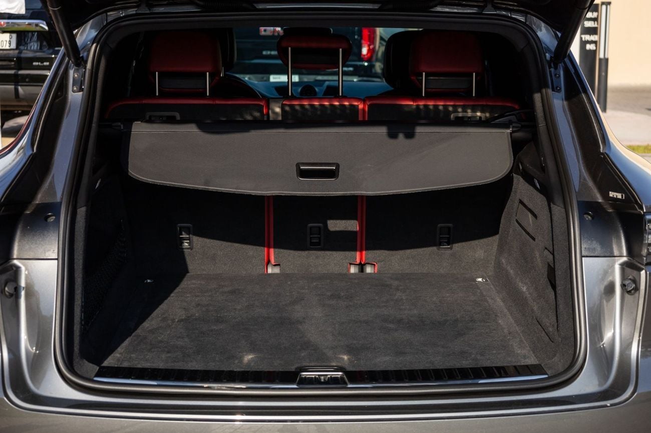 بورش كايان Platinum Edition