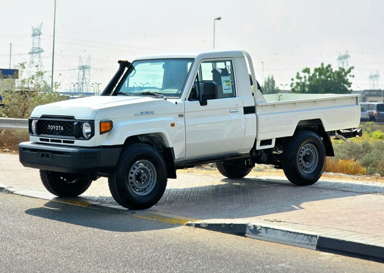 Toyota Land Cruiser 70 TOYOTA LC79 SINGLE CABIN DIESEL 2.8 MT - STD - E - MODEL 2025 - WHITE INSIDE BEIGE - OMANI