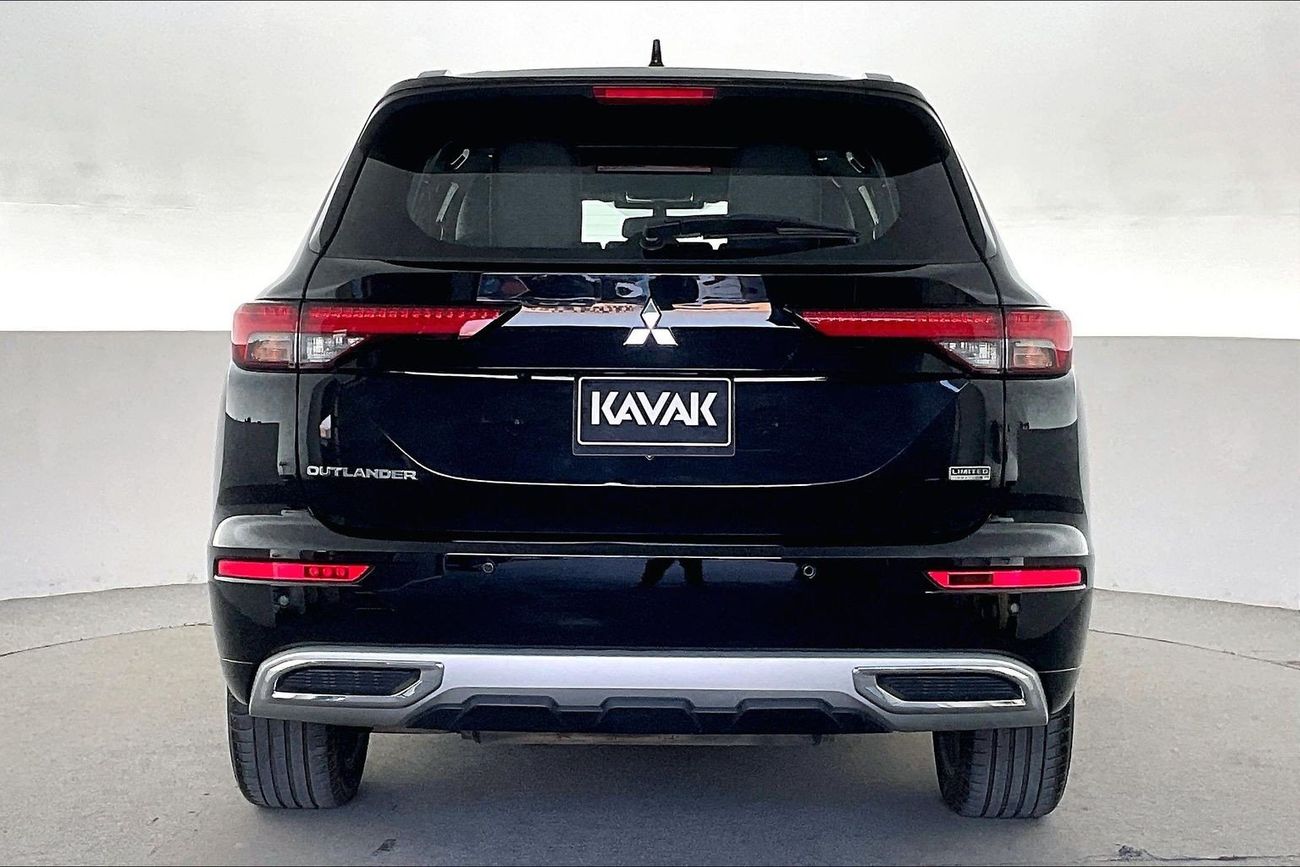 Mitsubishi Outlander Premium - Launch Edition | National Day Celebration | Guaranteed Warranty | 0 Down Payment