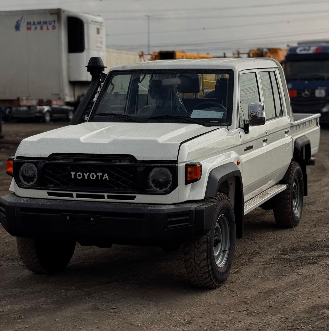 Toyota Land Cruiser Pick Up LC79 Double Cabin LHD 4.2L 1HZ V6 Diesel Engine Manual Gear 4WD 5 Seater 4 Doors