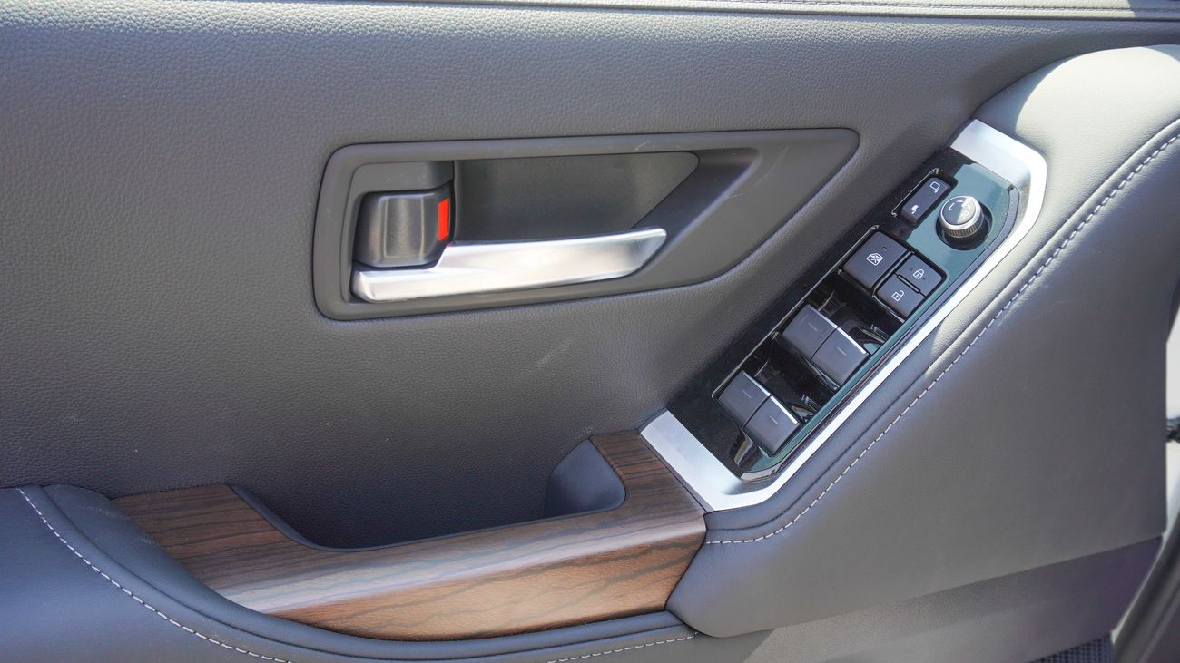 تويوتا لاند كروزر GXR 4.0L V6