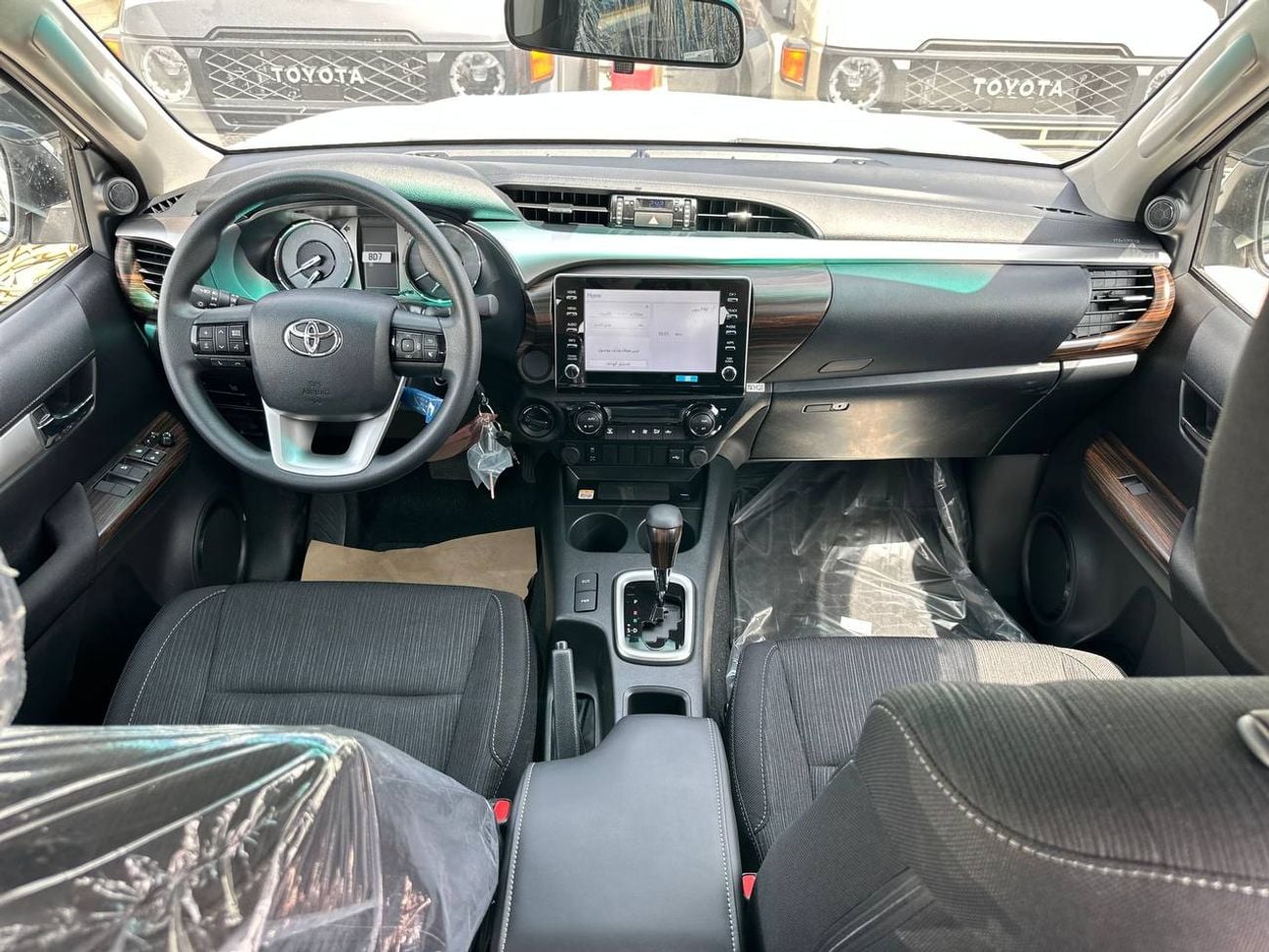 Toyota Hilux 2.8L DSL A/T // 2026 // High Option With Cruise Control , DVD , Wireless Charger , Side Step // Spec