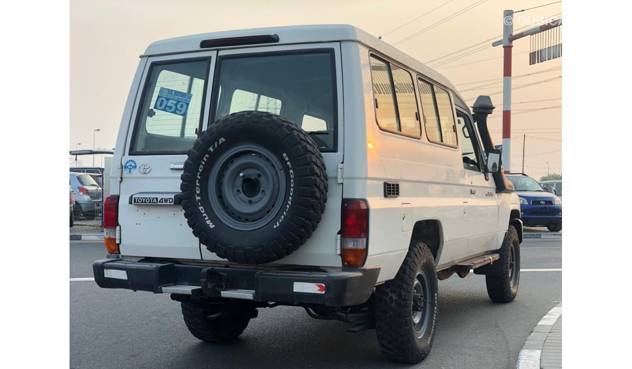 Toyota Land Cruiser Hard Top LX78 4.2L Diesel, Snorkel, Alloy Rims 16'', Low Milage, Clean Interior and Exterior, Mp3, CD-Player