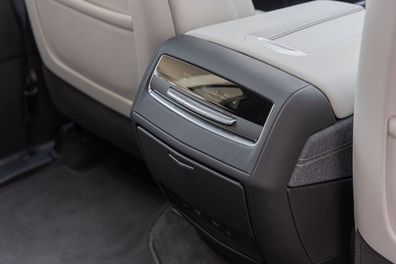 Cadillac Escalade Escalade-V 6.2L Cadillac Escalade V-Series - 2025 - GCC Specs